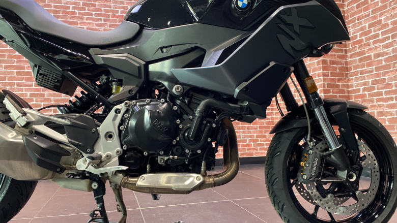 BMW F900 XR